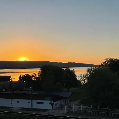 Helikon Apartman *