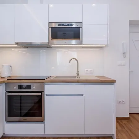 Helikon Apartman Apartment