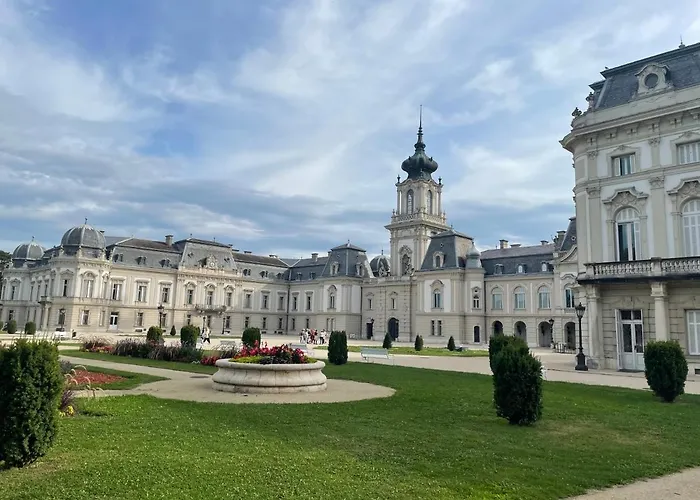 Apartment Helikon Apartman