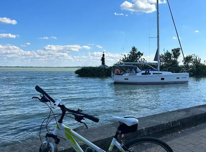 Helikon Apartman Apartment *