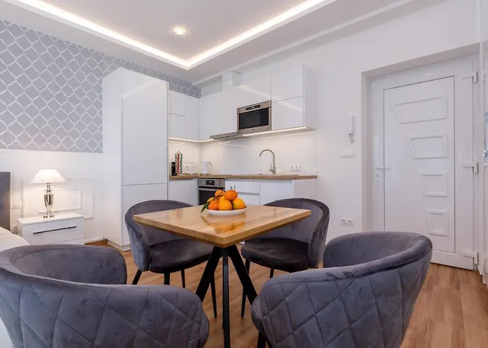 Apartment Helikon Apartman