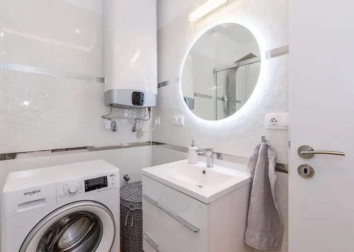 Helikon Apartman *
